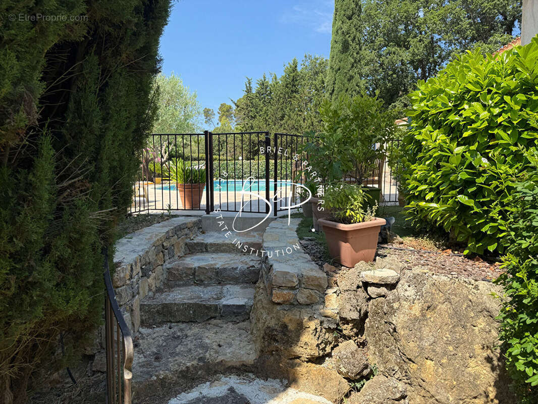 Maison à LORGUES