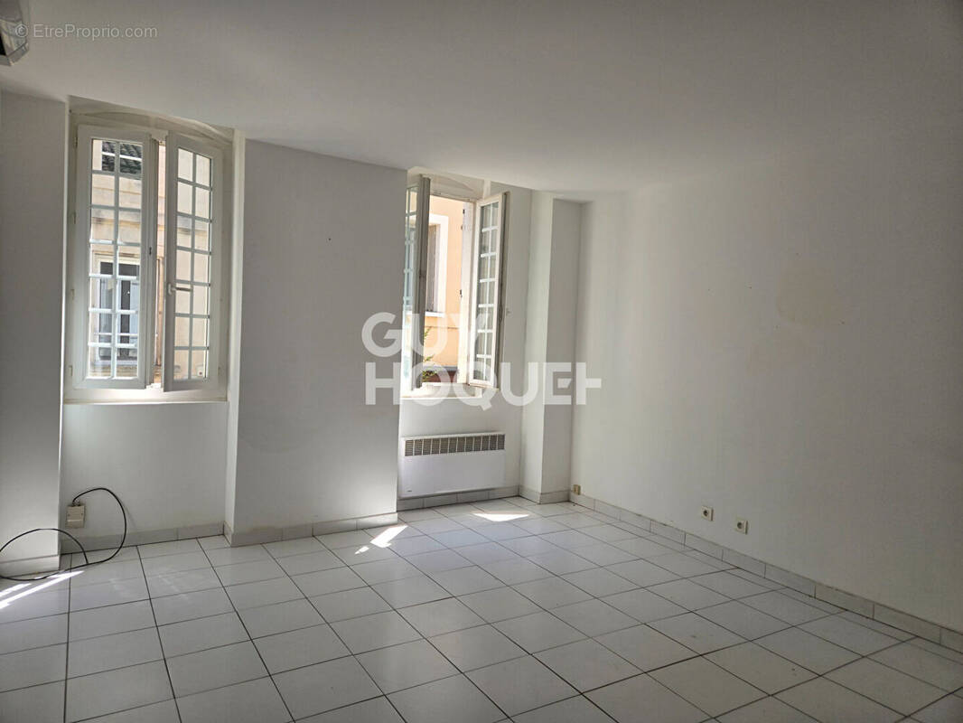 Appartement à VILLENEUVE-LES-AVIGNON