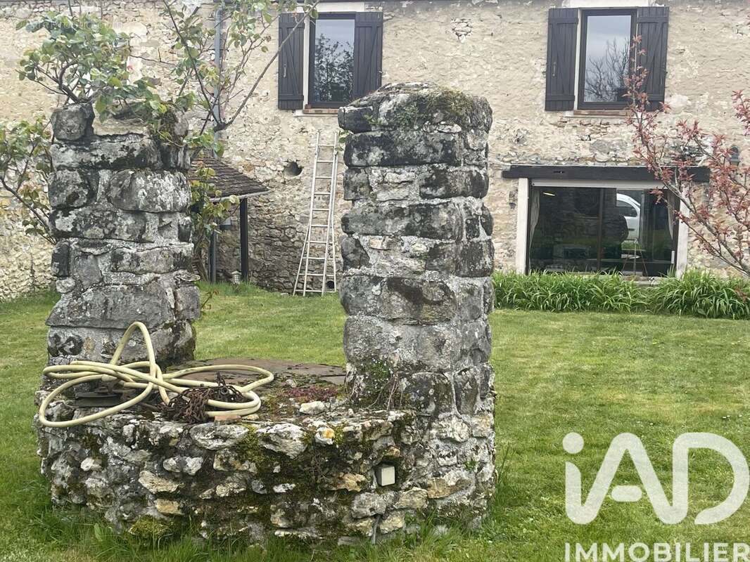 Photo 2 - Maison à VERT-SAINT-DENIS