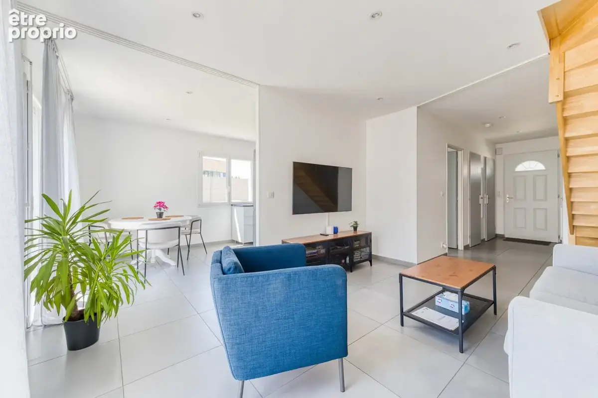 Maison 90 m² à Saint-Denis-Les-Bourg  - photo 9
