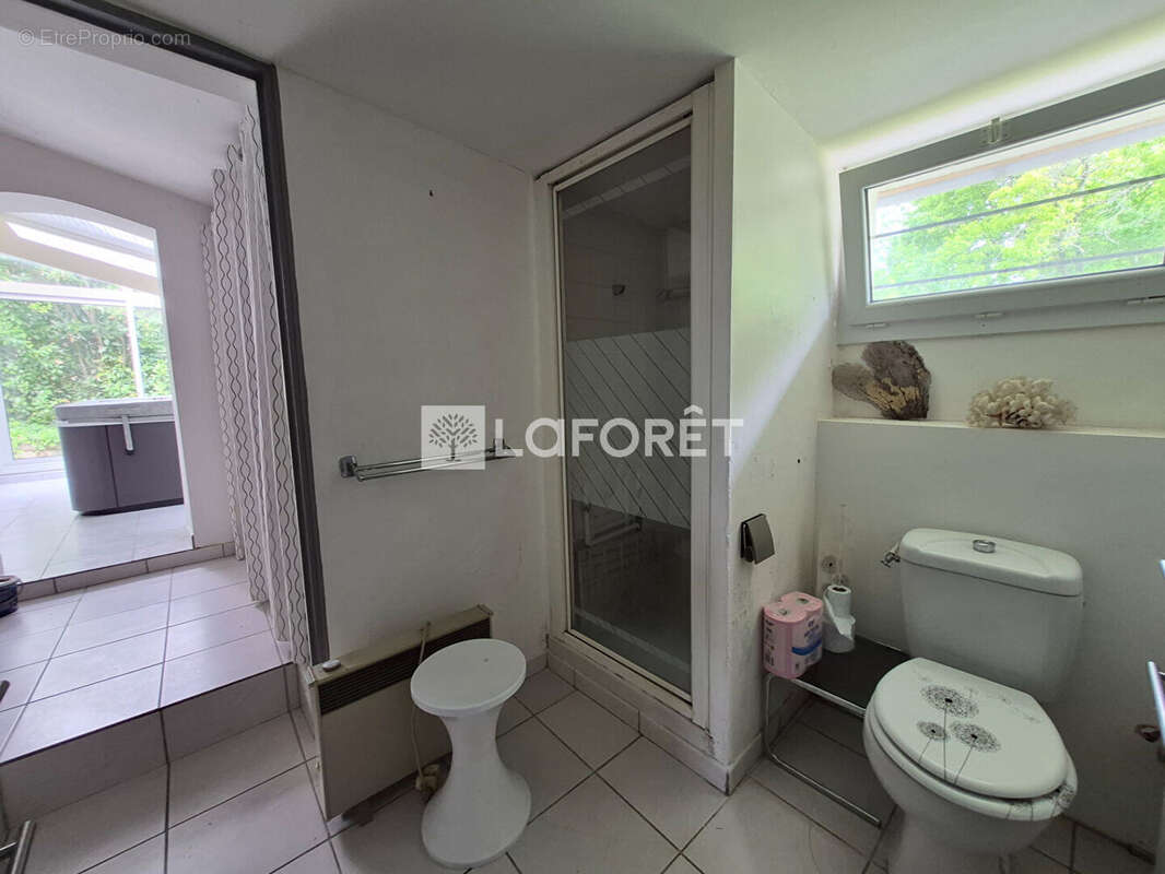 Maison au calme avec jacuzzi, garage et terrain - photo 11