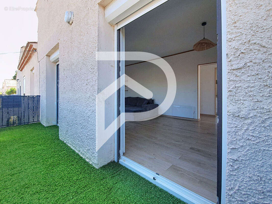 Appartement  T4 80m²  terrasse et parking - photo 9