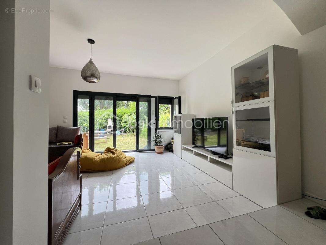 Maison  pièces Les Coteaux Argenteuil - photo 2