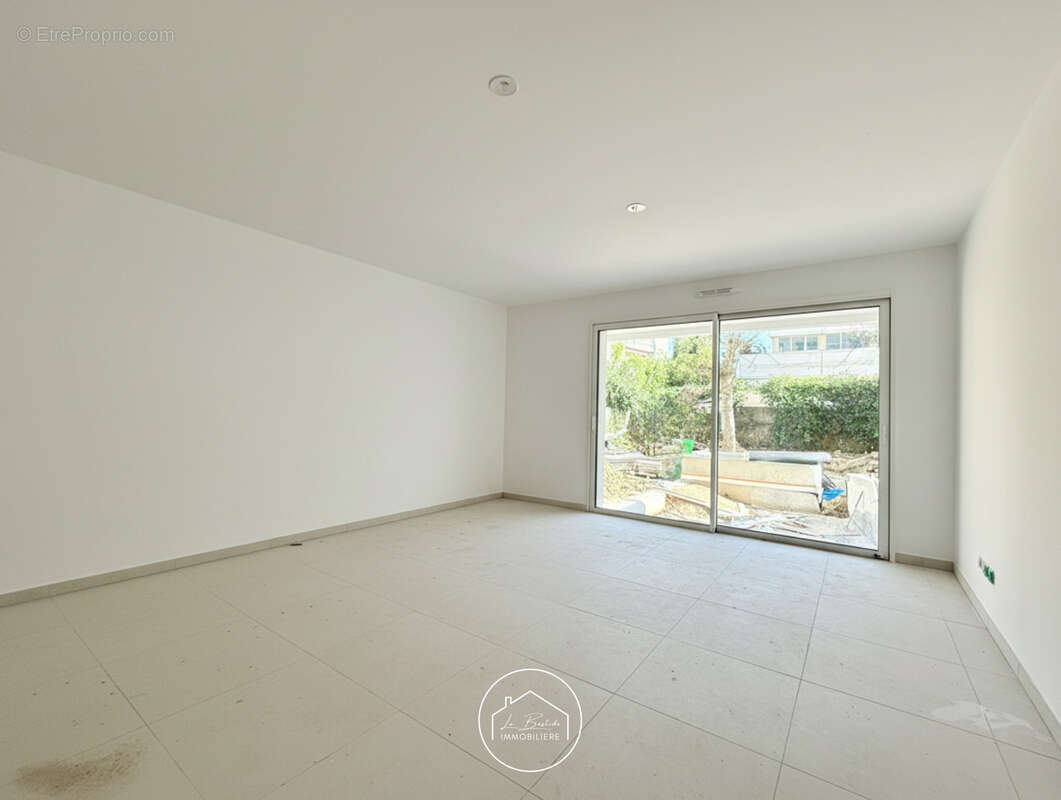 Appartement à MARSEILLE-8E