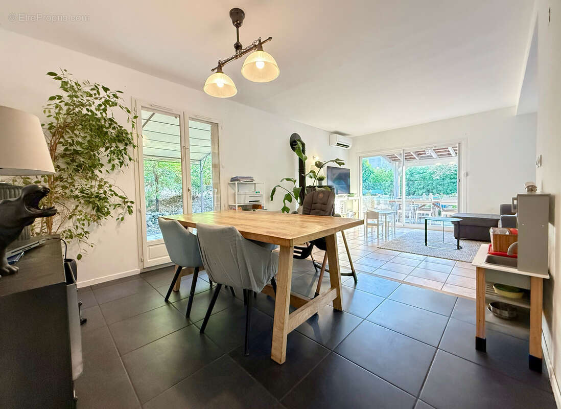 Maison à SOLLIES-TOUCAS