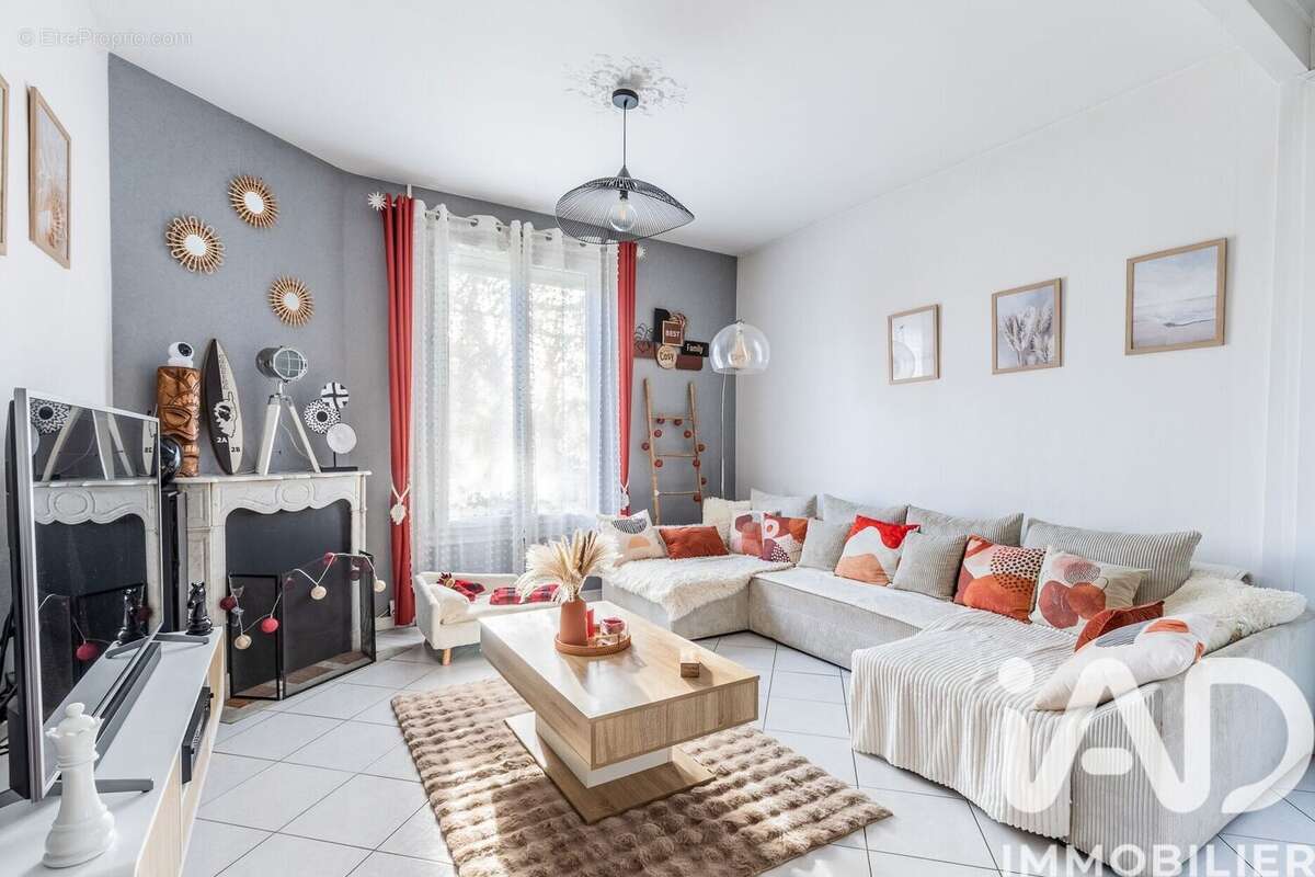 Photo 2 - Maison à VILLENEUVE-LE-ROI