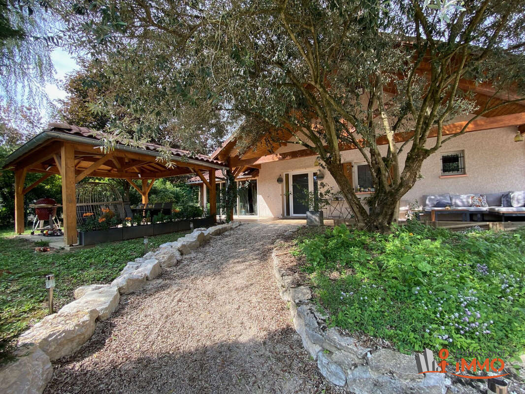 Maison à MURS-ET-GELIGNIEUX