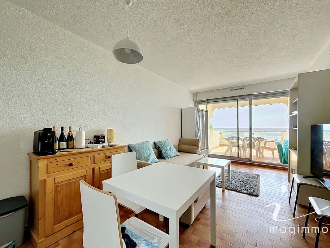 Vente interactive studio avec terrasse acces direct plage - photo 2