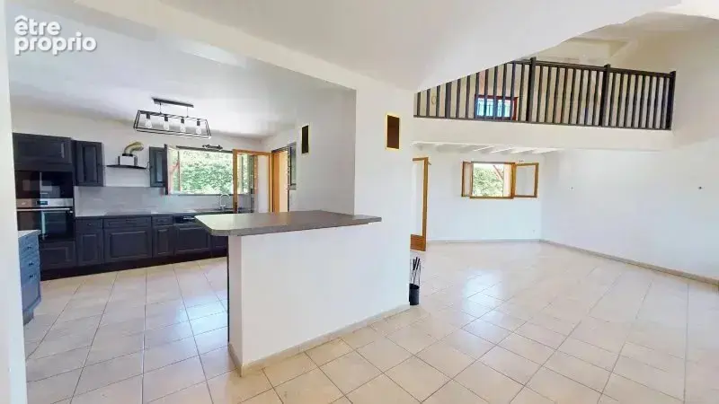 Villa T5 + T2 avec piscine et grand jardin - photo 2