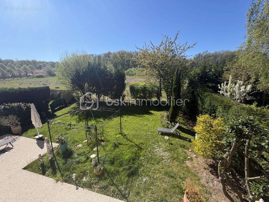 Maison à MAGNY-LE-HONGRE