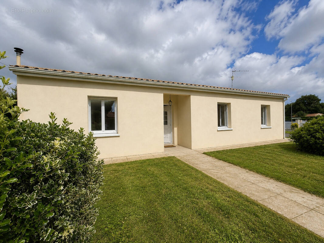 Maison à THENAC