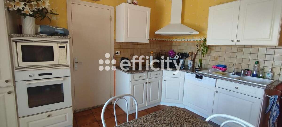 Maison 115 m² à Saint-Medard-En-Forez  - photo 6