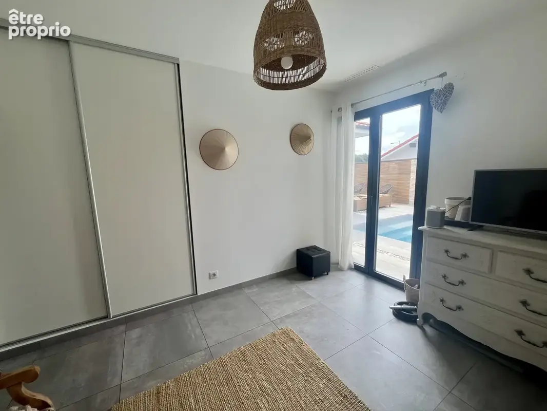 Coup de cœur   Élégante contemporaine de plain-pied avec piscine chauffée - photo 13