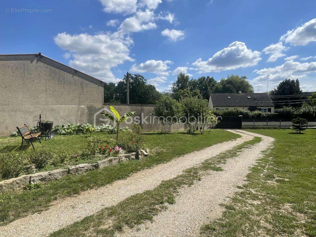 Maison à MALAY-LE-PETIT