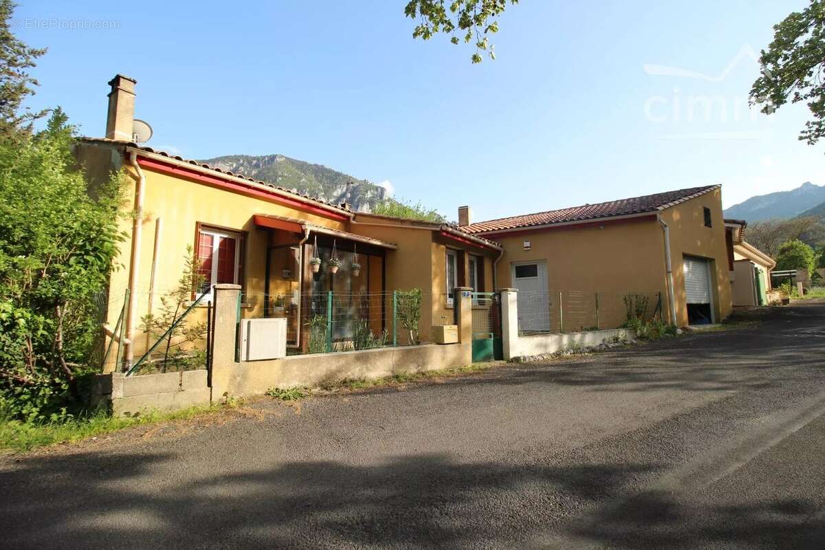 Maison à AXAT