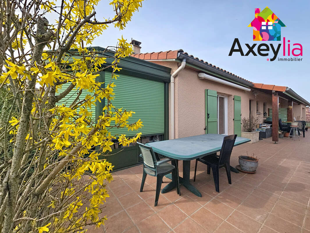 Maison à SAINT-SYMPHORIEN-DE-LAY