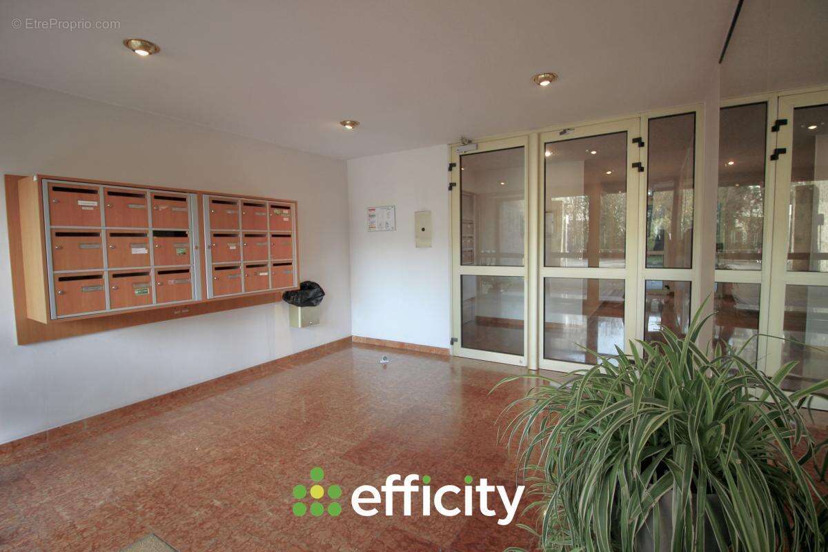 Appartement 72 m² à Villeurbanne  - photo 13