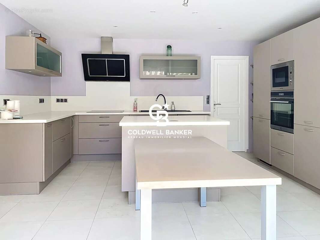 Vente Propriété de Charme : Ancienne Propriété Viticole de 275 m² avec Piscine - photo 5