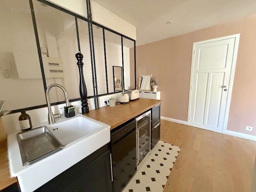 Appartement à PARIS-20E