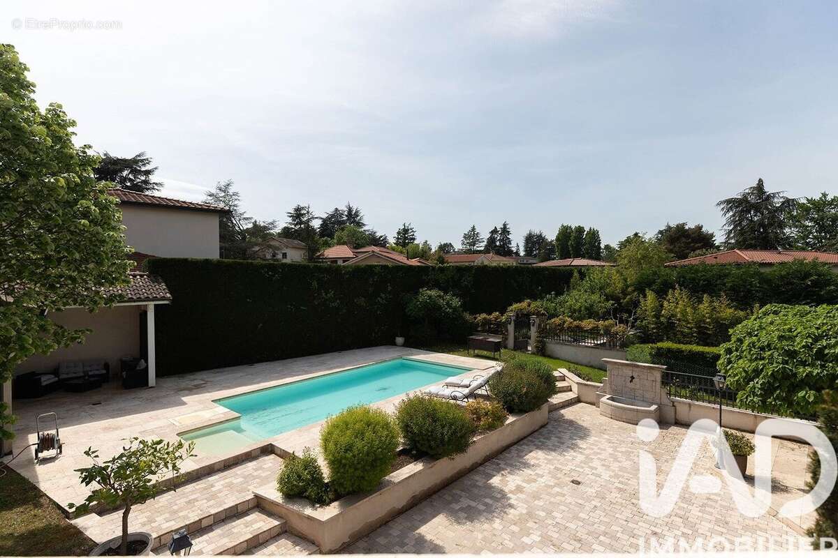 Photo 2 - Maison à LA TOUR-DE-SALVAGNY