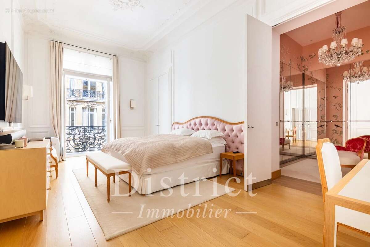Exclusivité Avenue de Messine. Appartement entièrement rénové 242 m² - photo 10