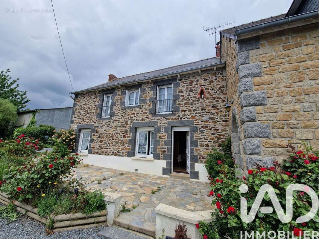 Maison 138 m² à Rouillac  - photo 3