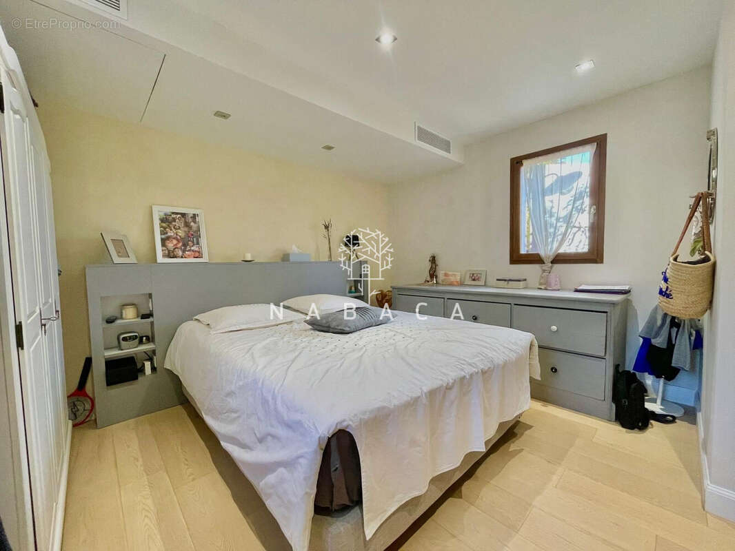 Maison à TOURRETTES