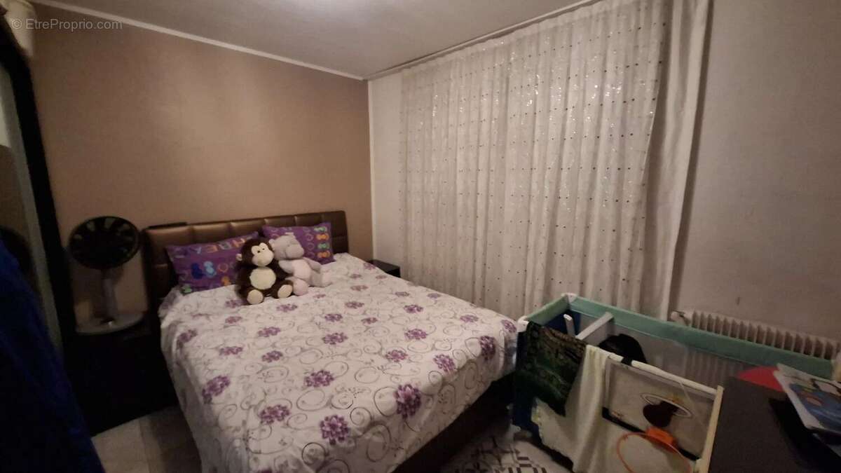 Appartement à SAINT-JEAN-DE-LA-RUELLE