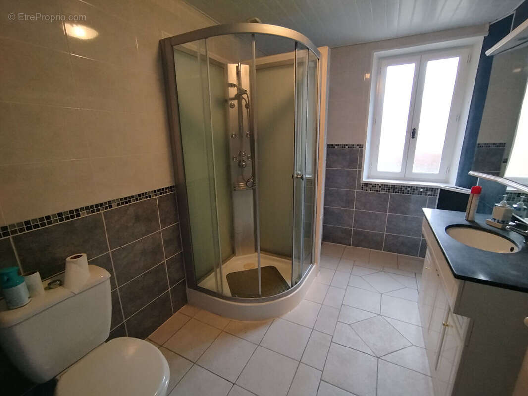 Maison à SEMUR-EN-VALLON