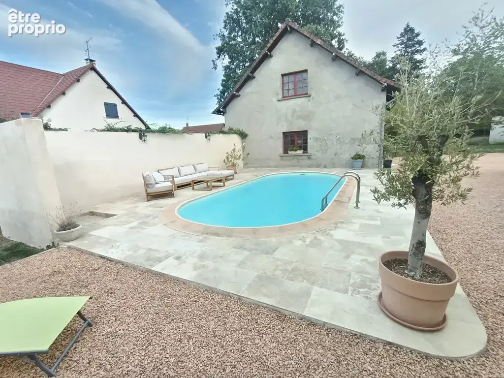 Propriété de 220m2 avec garage et piscine - photo 3