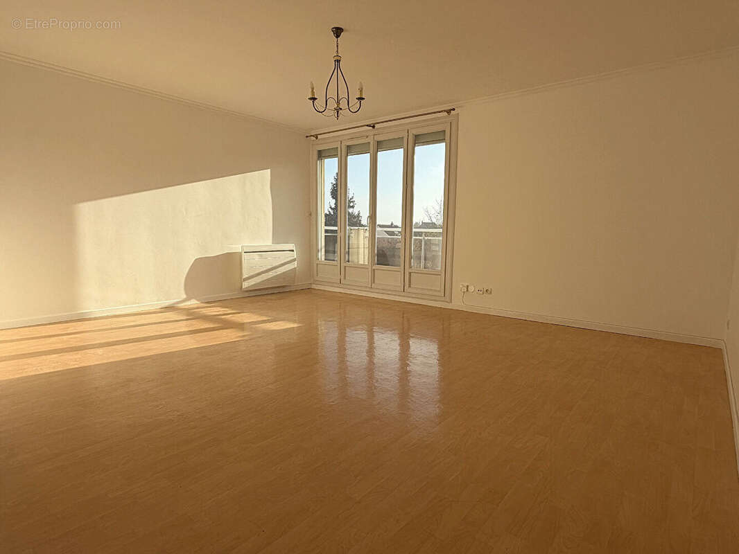 Appartement à MONTIGNY-LE-BRETONNEUX