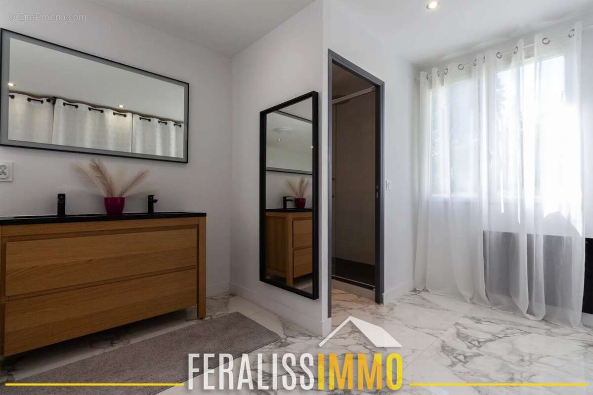 Maison à VAUX-SUR-SEINE