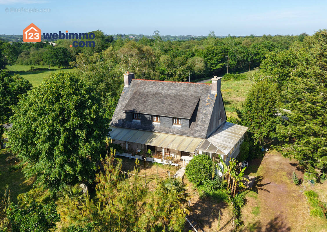 Maison à TREDREZ-LOCQUEMEAU
