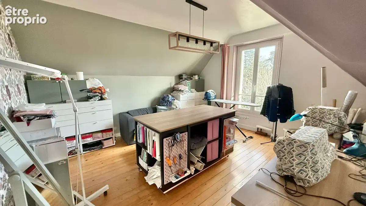 Belle meulière de caractère avec 6 chambres et jardin - photo 15