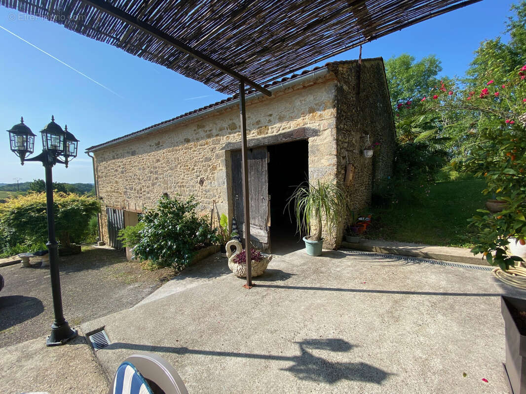 Maison à CUZORN