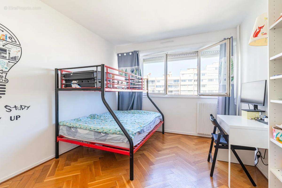 Appartement à COLOMBES