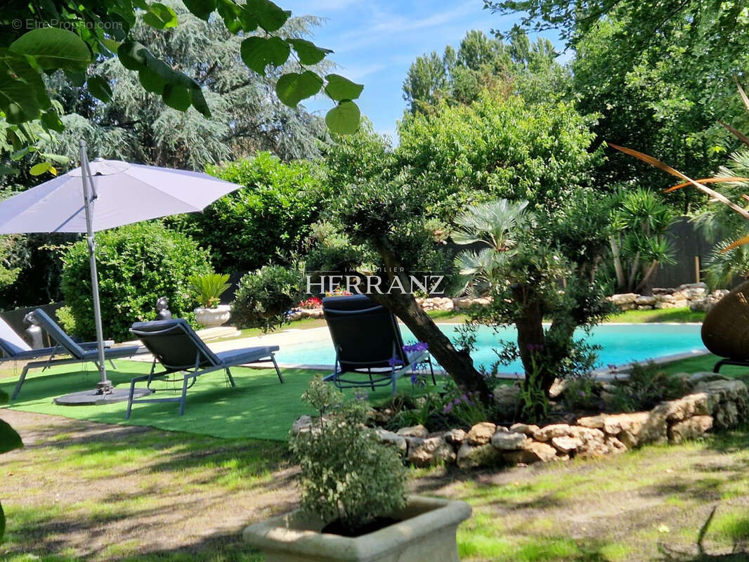 Superbe longère en pierre - batisse familiale ou projet de gîte - piscine et dépendances - photo 4