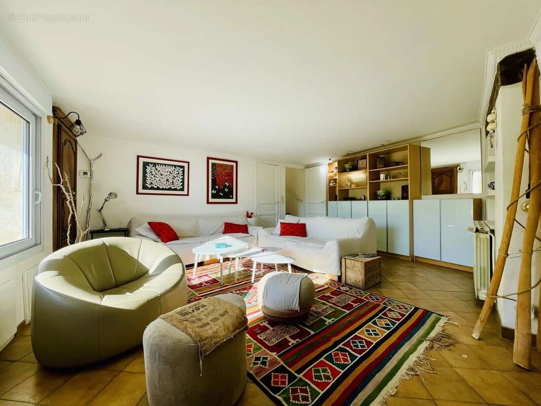 Maison à MIRABEL-AUX-BARONNIES