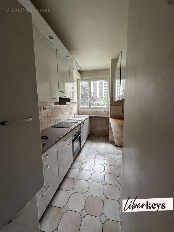 Appartement à PARIS-17E