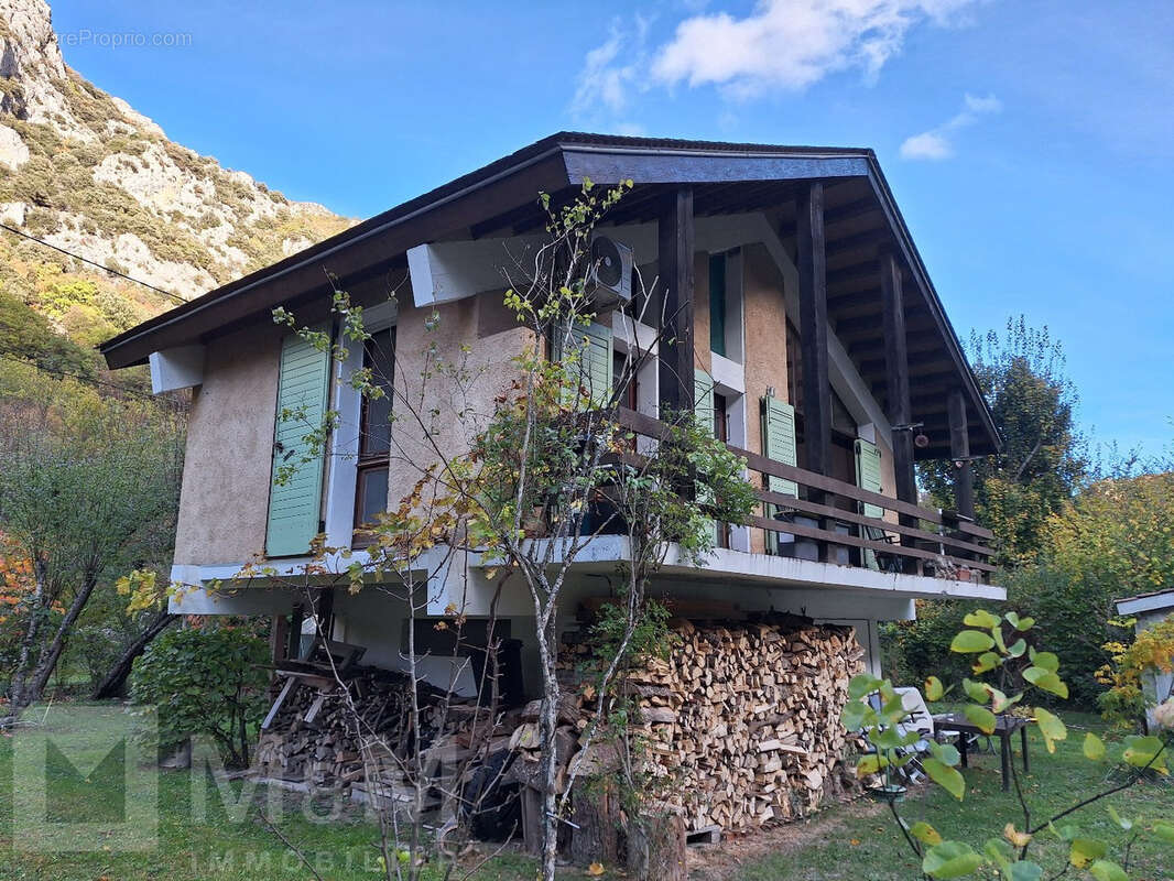 Maison à BESSEDE-DE-SAULT