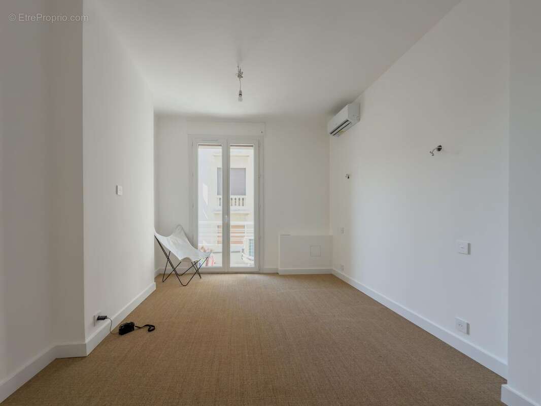 Appartement 85 m² à Marseille-8e  - photo 8