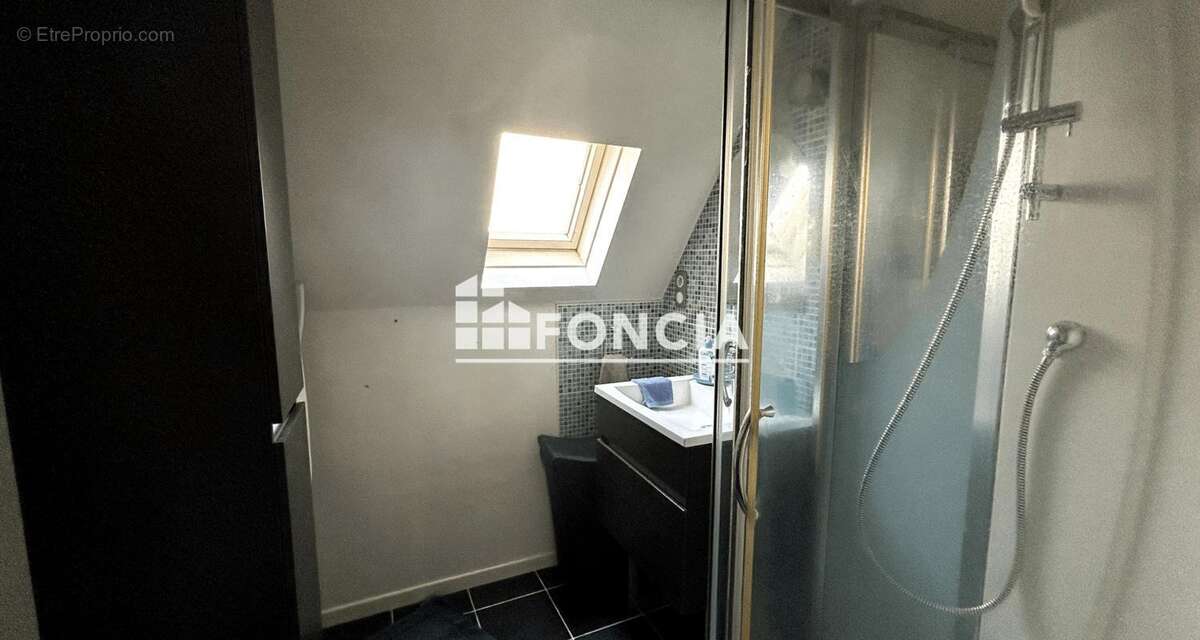 Chartres basse ville et 10 min de la gare - appartement de 2 pieces en duplex - photo 11