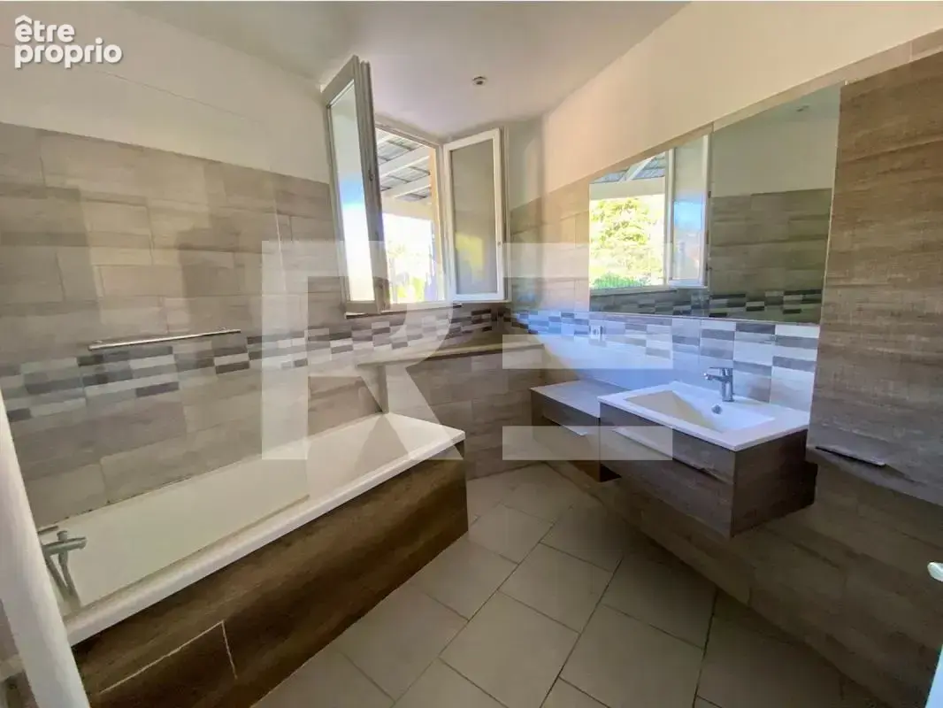 Maison T4 Nîmes, jardin, proche centre ville - photo 4