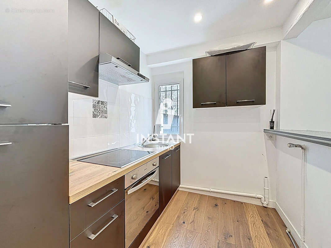 Appartement à CHARENTON-LE-PONT