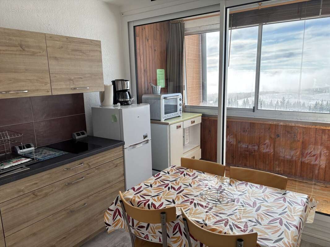 Appartement à BESSE-ET-SAINT-ANASTAISE