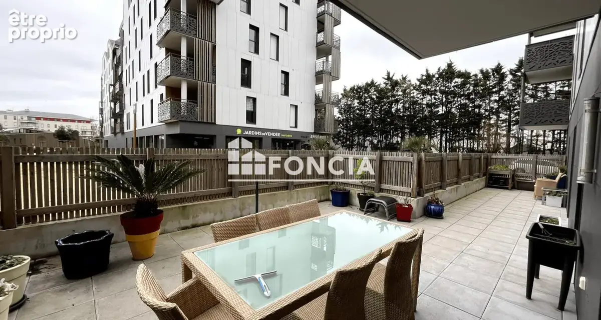 Une adresse privilégiée, un cadre exceptionnel et de beaux volumes ! pour cet appartement - photo 3