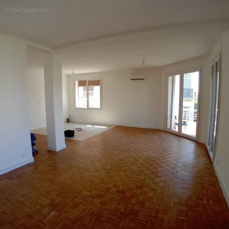 Appartement 84 m² à Marseille-8e  - photo 5