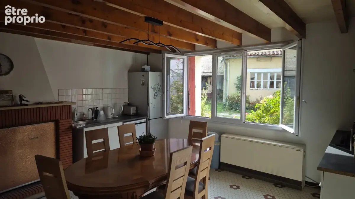 Corps de Ferme à rénover de 500 m2, proche commerces, beaucoup de dépendances - photo 15
