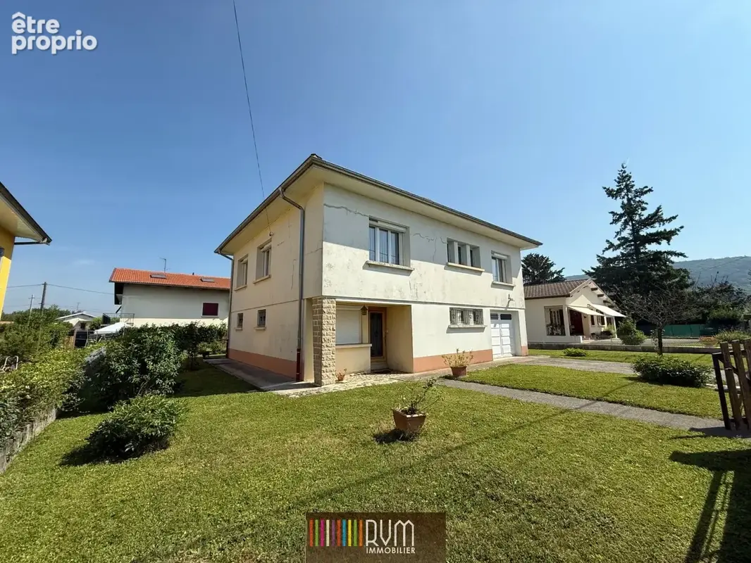 Maison à CEYZERIAT