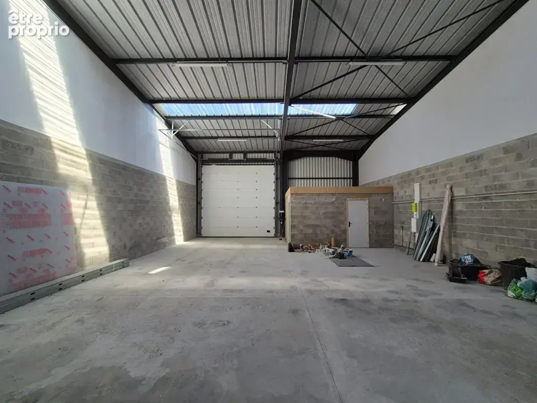 Lorient nord - local d'activité neuf / entrepôt de 195 m² + parking de 500 m² - accès poids lourds - sous decennale - photo 3
